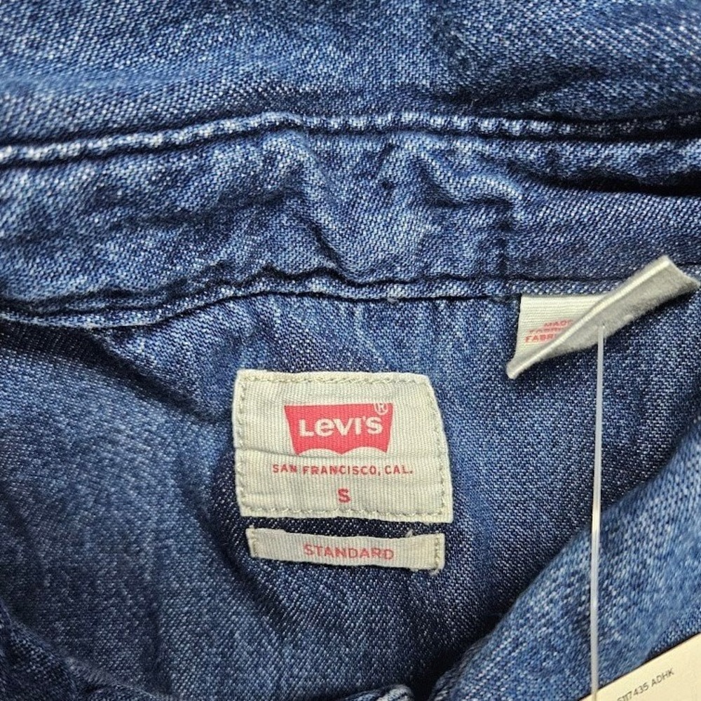 Levis Denim Shirt Womens Small Blue Western Pearl Snap Standard Fit NWT - Picture 6 of 11
